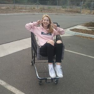 Meet your Posher, Abby